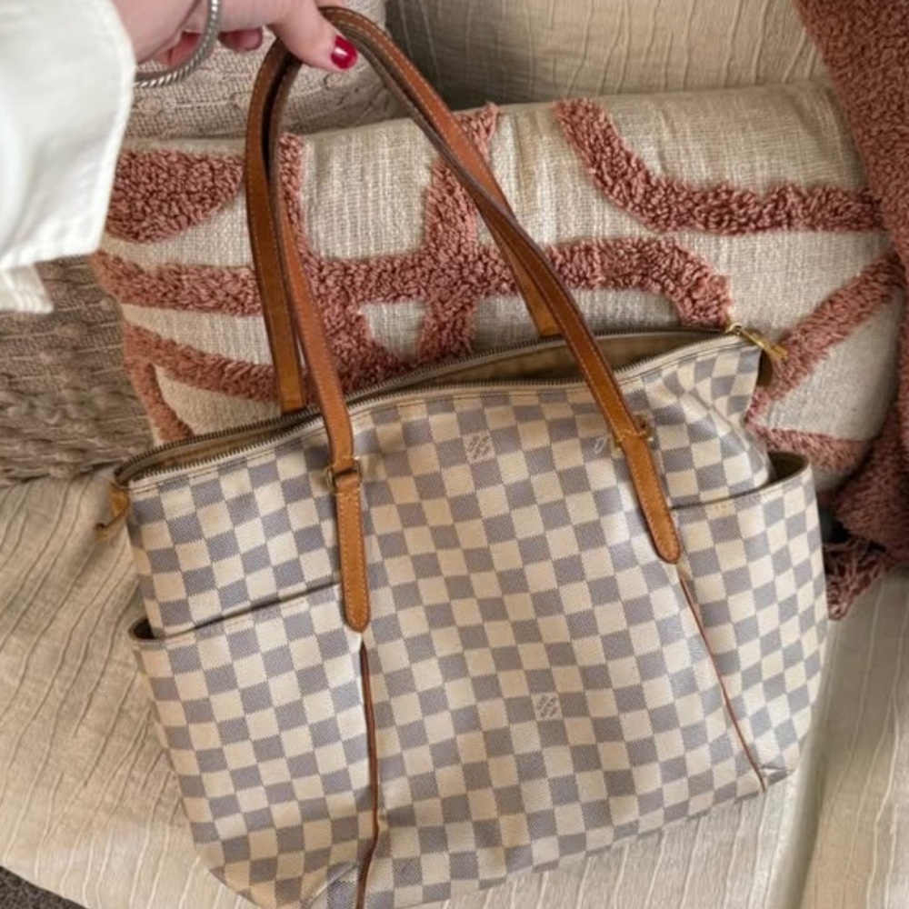 Authentic Louis Vuitton Checkered Beige and White Shoulder Bag